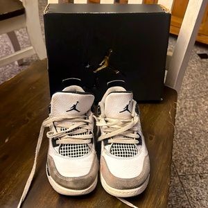 Jordan Kids
Air Jordan 4 Retro "Military Black" sneakers